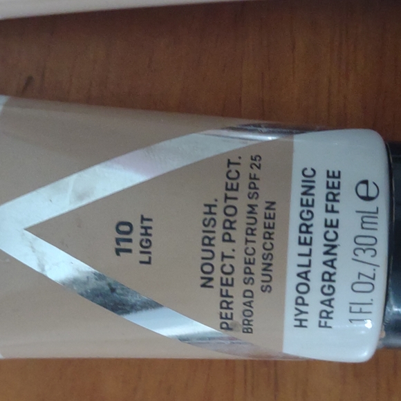 2 Almay skin perfecting healthy biome foundation lot bundle Fair and light - Picture 2 of 4